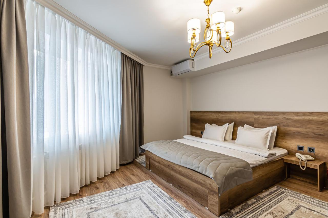 Oscar Hotel By Ag Hotels Group Almati Kültér fotó